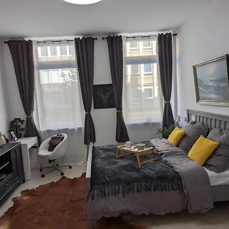 Schoenes Im Zentrum Von Ii Lägenhet *